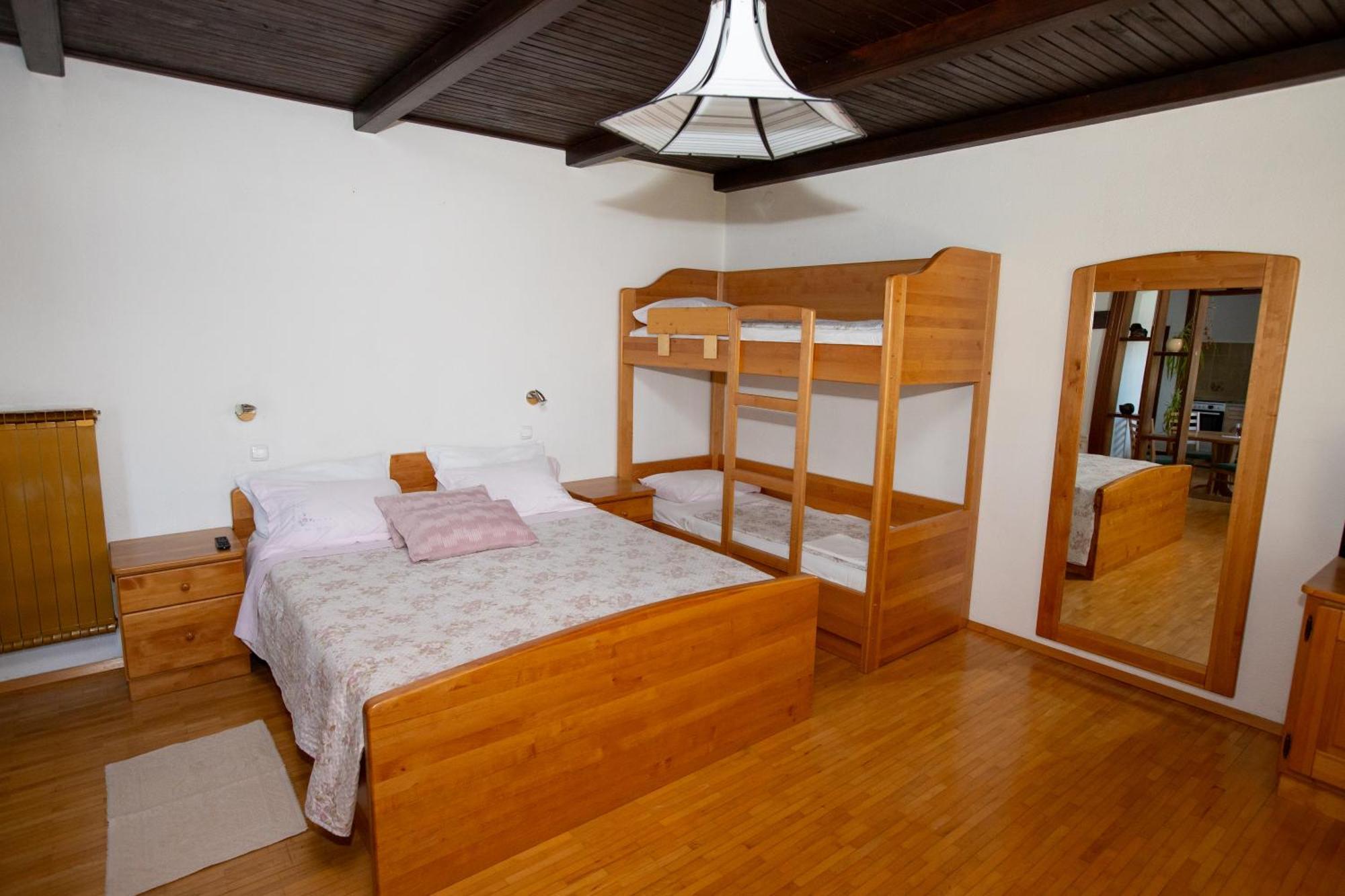 Guesthouse Sanabor Postojna Kültér fotó