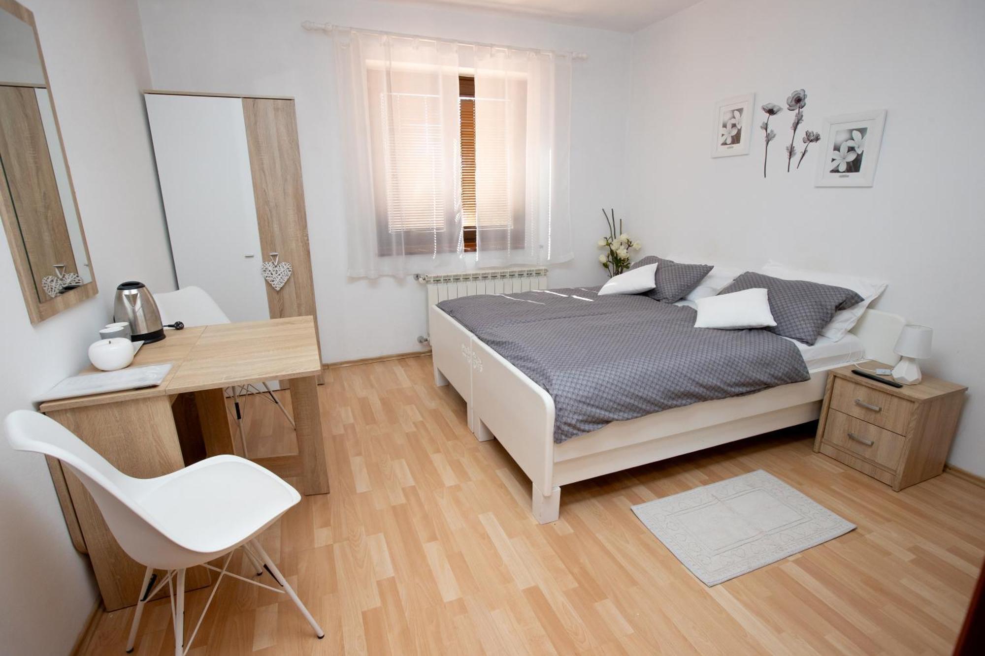 Guesthouse Sanabor Postojna Kültér fotó